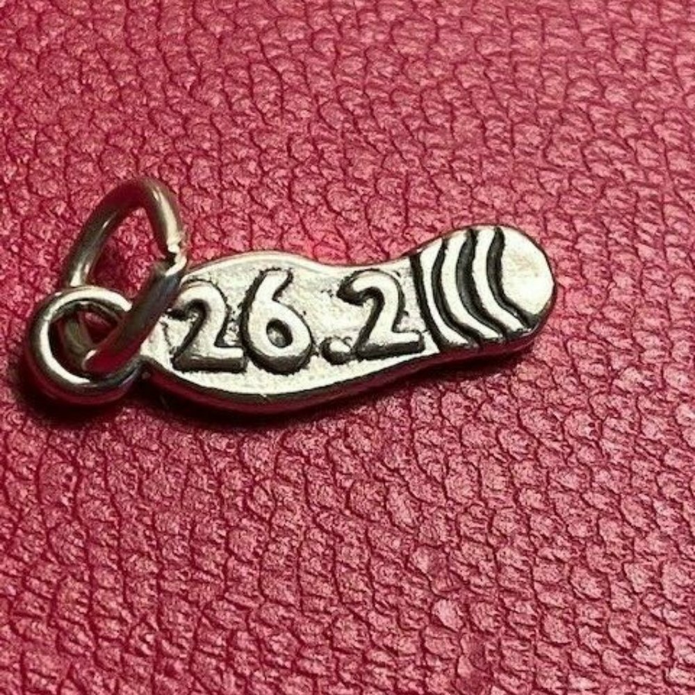 NEW! 26.2 Marathon Runner Endurance .925 Charm